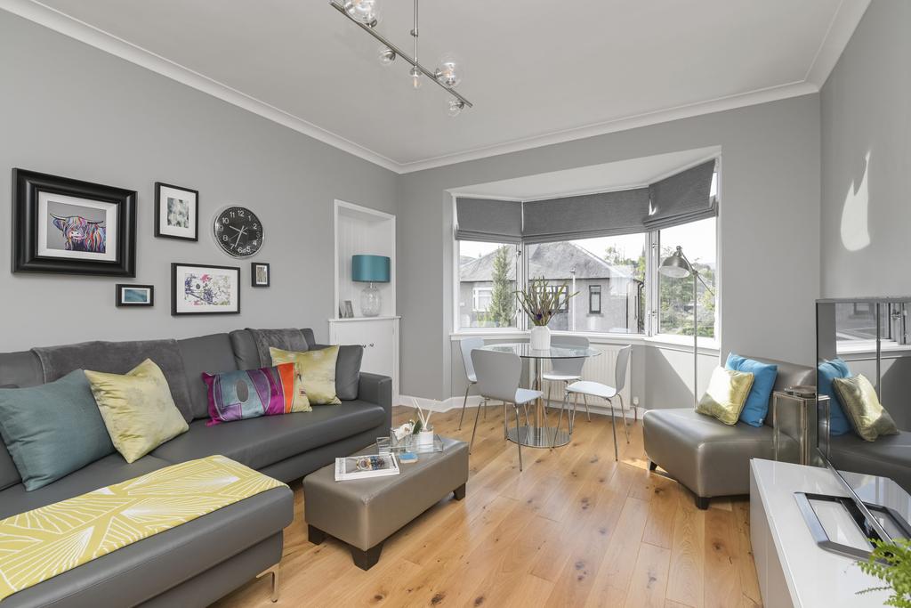 41 Allan Park Drive, Edinburgh, EH14 1LW 2 bed flat £275,000