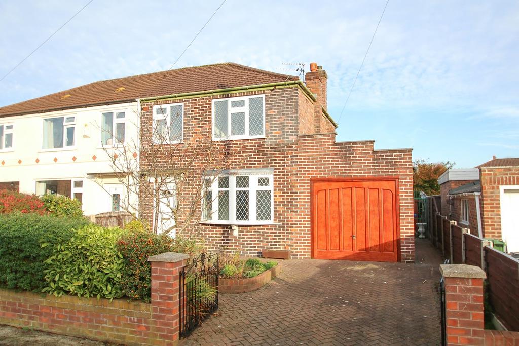 Redesmere Park, Flixton, Manchester, M41 3 bed semidetached house £