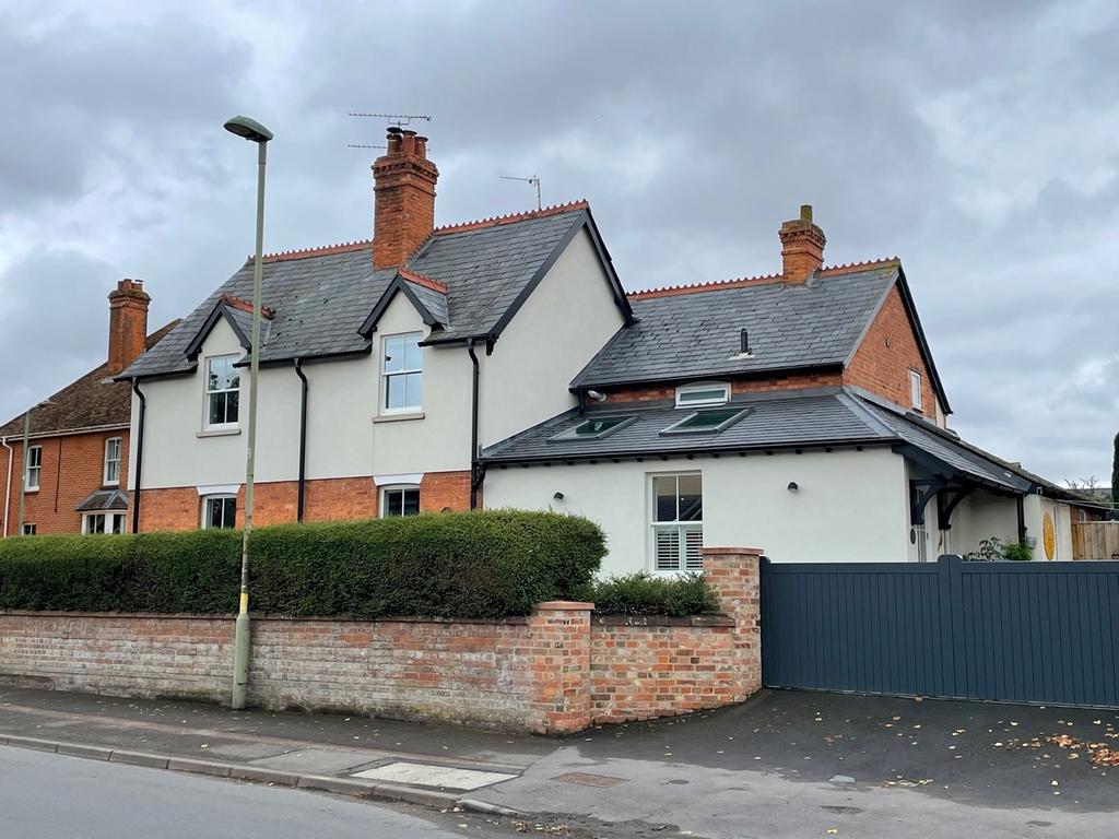 Charlton Road, Wantage, OX12 2 bed house £1,850 pcm (£427 pw)