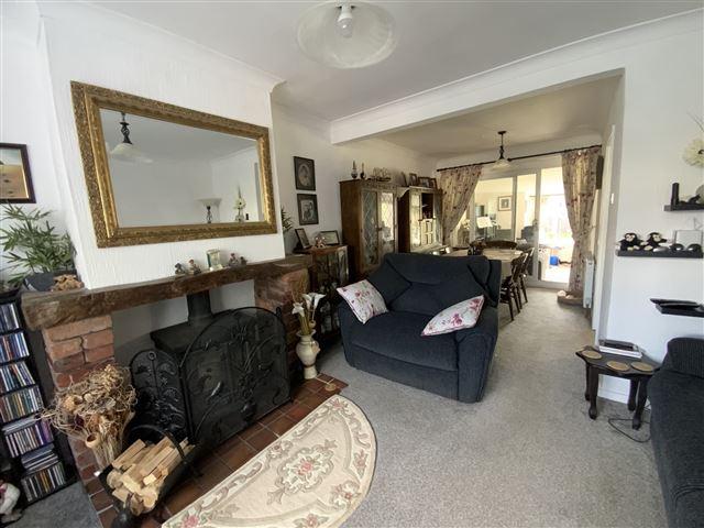 Living room/dining room