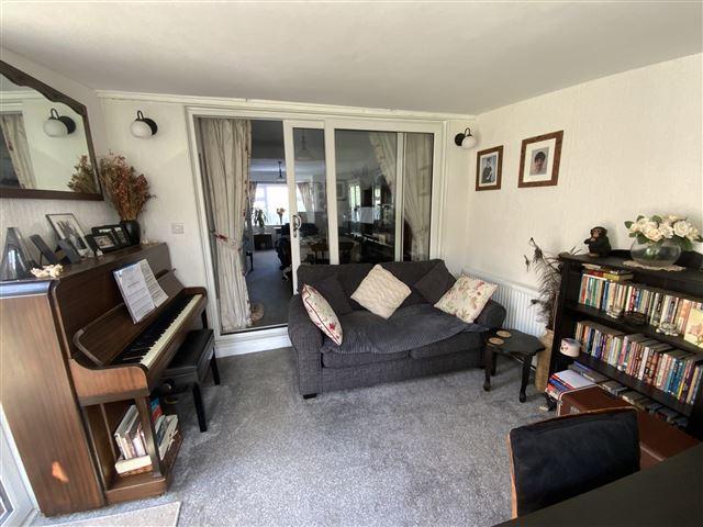 Summer room