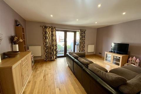4 bedroom detached house for sale, Harrogate Road, Swallownest, Sheffield, S26 4NJ
