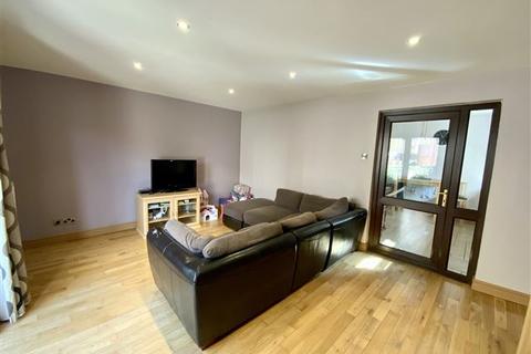 4 bedroom detached house for sale, Harrogate Road, Swallownest, Sheffield, S26 4NJ