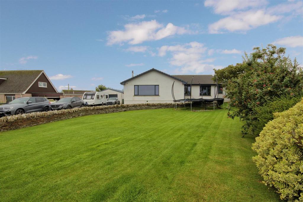 2 Holbornhead Road Scrabster Thurso Caithness KW14 7UW 4 bed detached