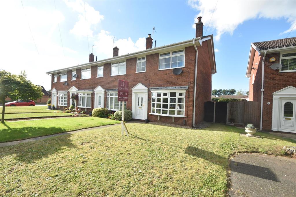 Finstall Road, Spital 3 bed end of terrace house £850 pcm (£196 pw)