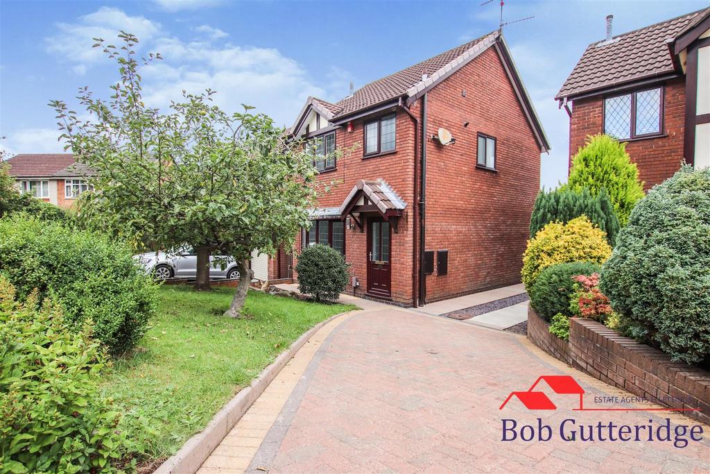 The Limes, Porthill, Newcastle, Staffs 3 bed detached house £895 pcm