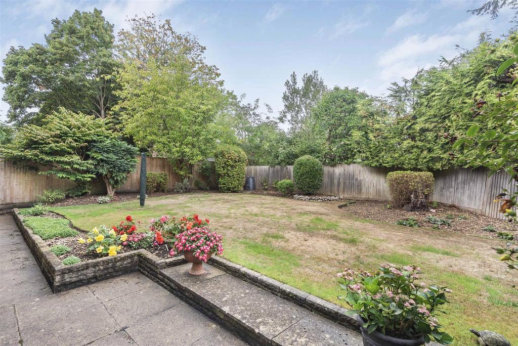 St. Peters Avenue, Caversham Heights... 4 bed detached house £945,000