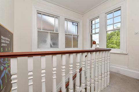Flat C, 16 Mitcham Park, Mitcham, CR4 4EG
