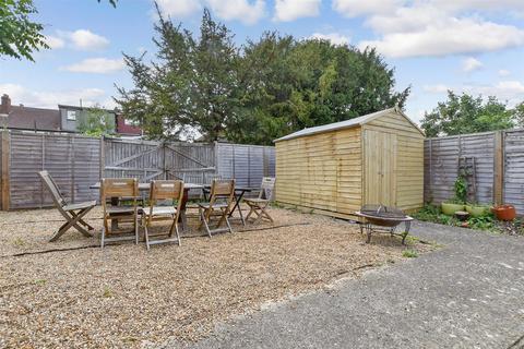 Flat C, 16 Mitcham Park, Mitcham, CR4 4EG
