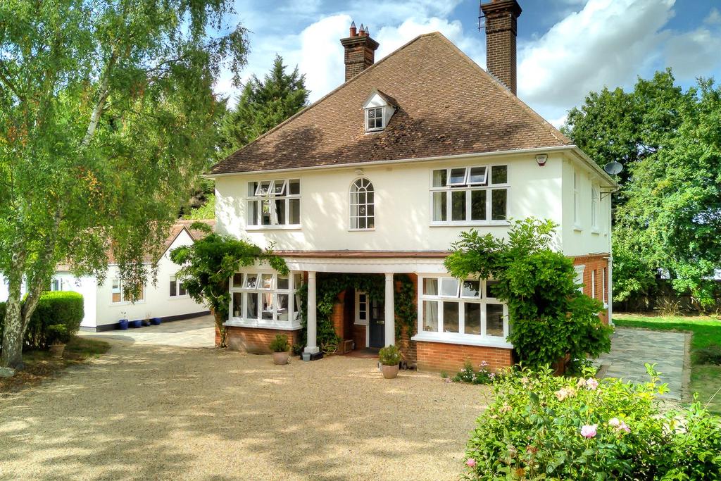 Dynes Hall Road, Great Maplestead, CO9 5 bed detached house for sale