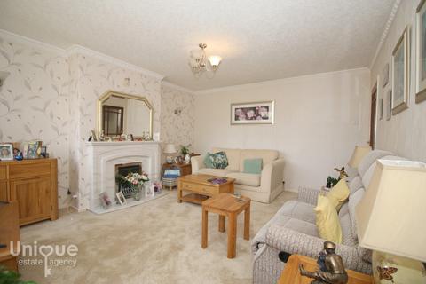 11 Balmoral Place, Thornton-cleveleys, FY5 5HU