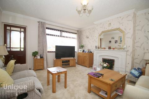 11 Balmoral Place, Thornton-cleveleys, FY5 5HU