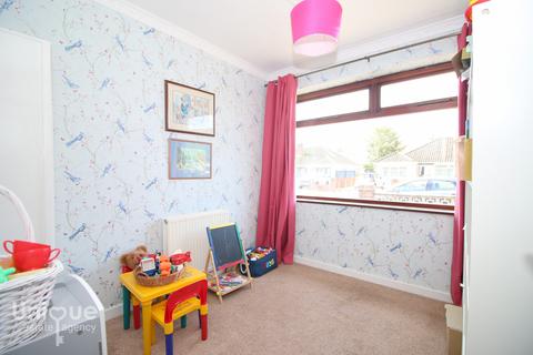 11 Balmoral Place, Thornton-cleveleys, FY5 5HU