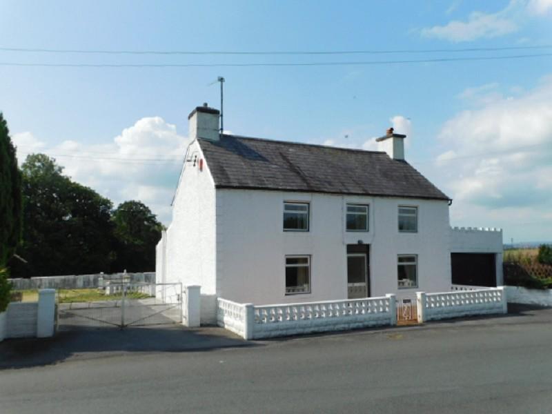 Heol Y Maerdy, Ffairfach, Llandeilo, Carmarthenshire. 2 bed detached