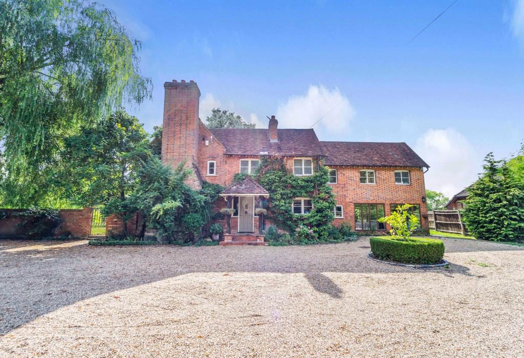 Drift Road, Windsor, Berkshire 6 bed detached house for sale £2,000,000