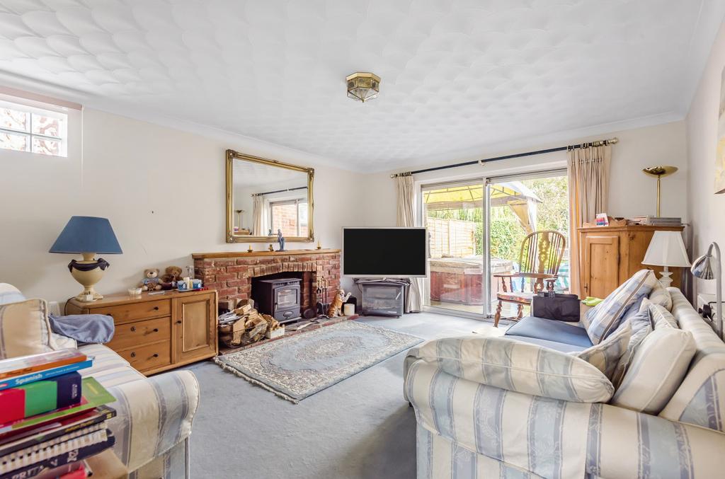 St. Cuthberts Close, Locks Heath... 4 bed detached house £495,000