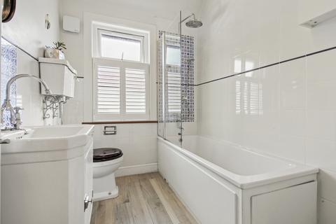 49 Laurel Gardens, London, W7 3JG