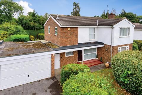 4 bedroom detached house for sale - Eastergate, Beaconsfield, HP9
