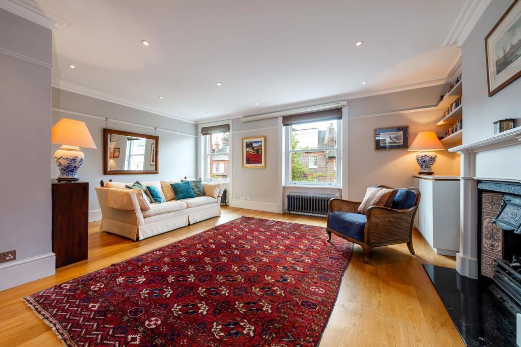 Denning Road, Hampstead Village 3 Bed Flat - £1,295,000