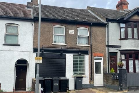 3 bedroom terraced house for sale - Hitchin Road, Luton, Bedfordshire, LU2