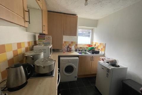 3 bedroom terraced house for sale - Hitchin Road, Luton, Bedfordshire, LU2