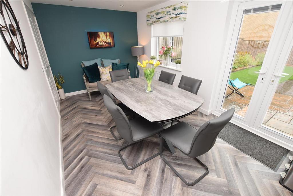 Kitchen / Dining