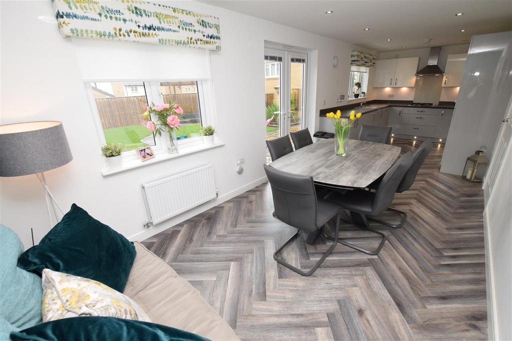 Kitchen / Dining