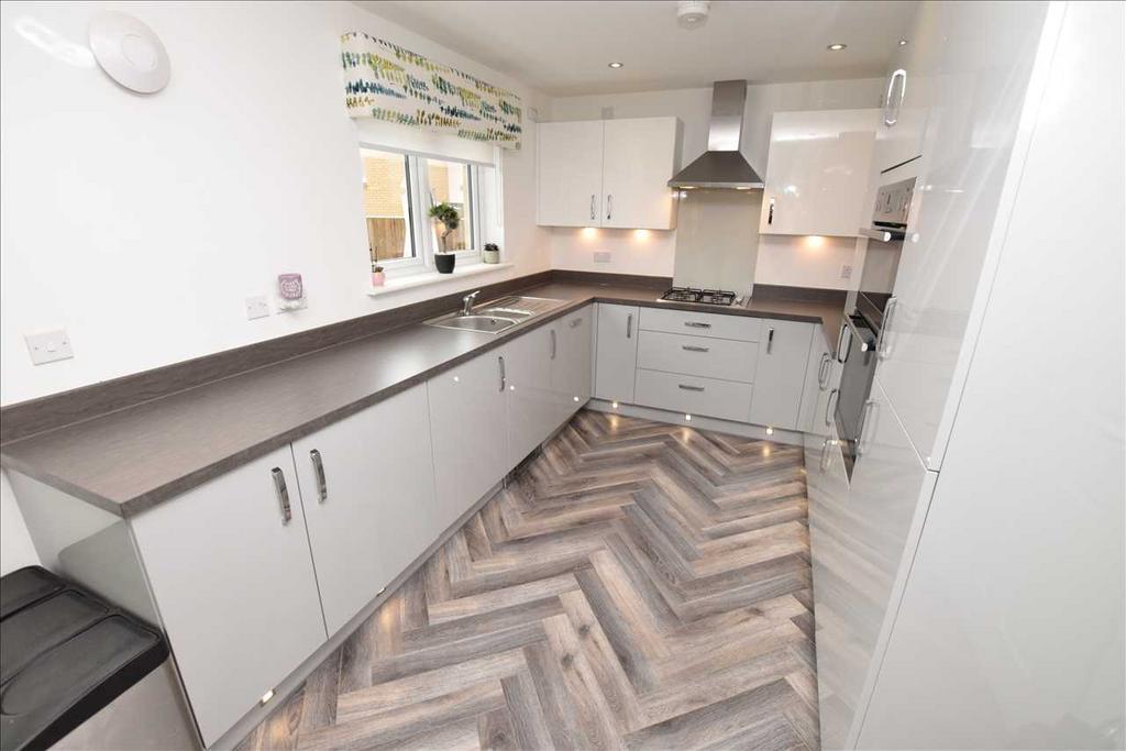 Kitchen / Dining