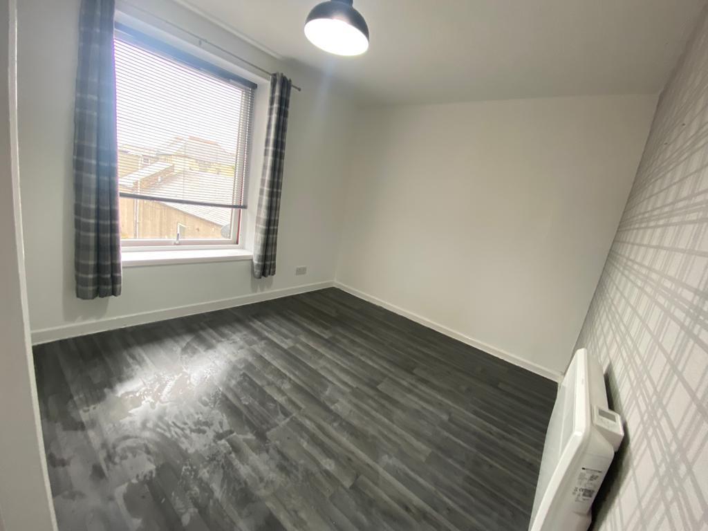 Foulford Street, Cowdenbeath, Fife, KY4 1 bed flat £550 pcm (£127 pw)
