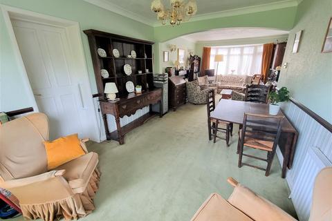 23 Pates Manor Drive, Feltham, TW14 8JJ