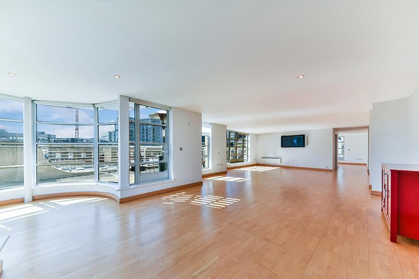 St. Clements House, Leyden Street, London, E1 2 bed flat £5,633 pcm