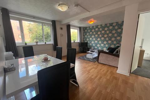 4 bedroom flat to rent, Cassandra Court, Asgard Drive, Salford, M5 4TW