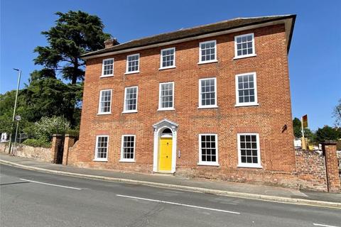 2 bedroom apartment to rent, Bagshot