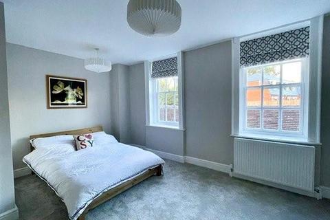 2 bedroom apartment to rent, Bagshot
