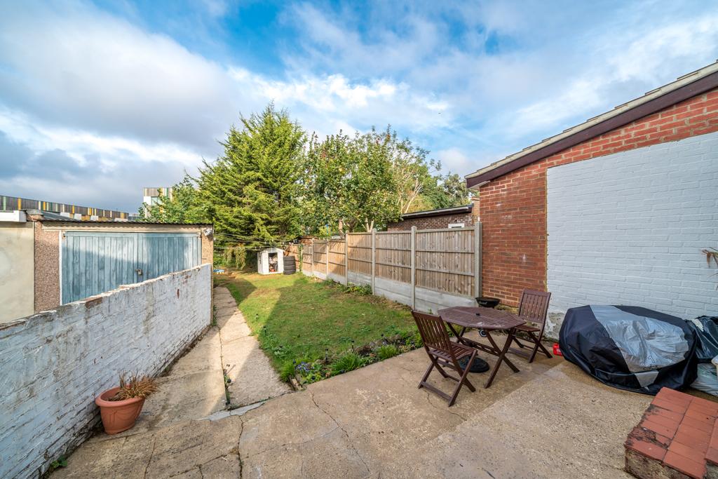 Vincent Gardens, London, NW2 3 bed house £799,950