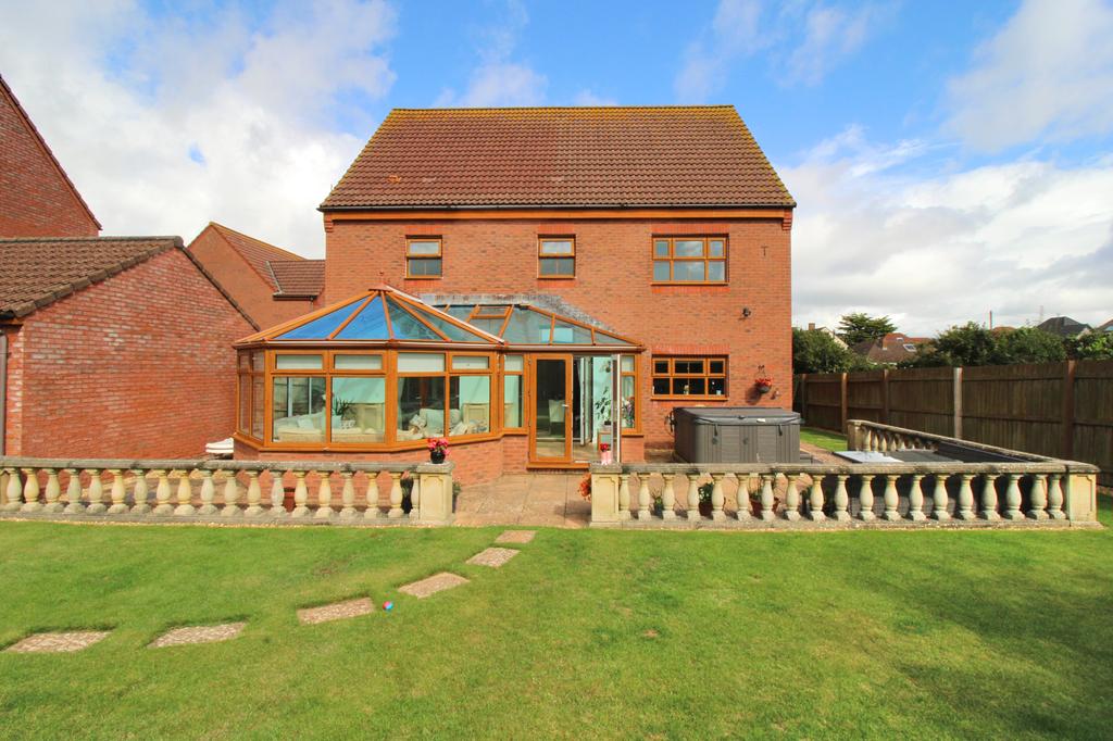 SANDERLING WAY, REST BAY, PORTHCAWL, CF36 3TD 5 bed detached house for