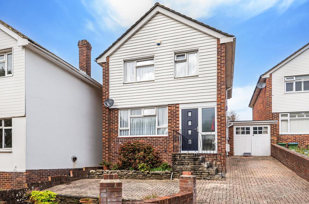 Alfriston Gardens, Sholing, Southampton, Hampshire, SO19 3 bed link