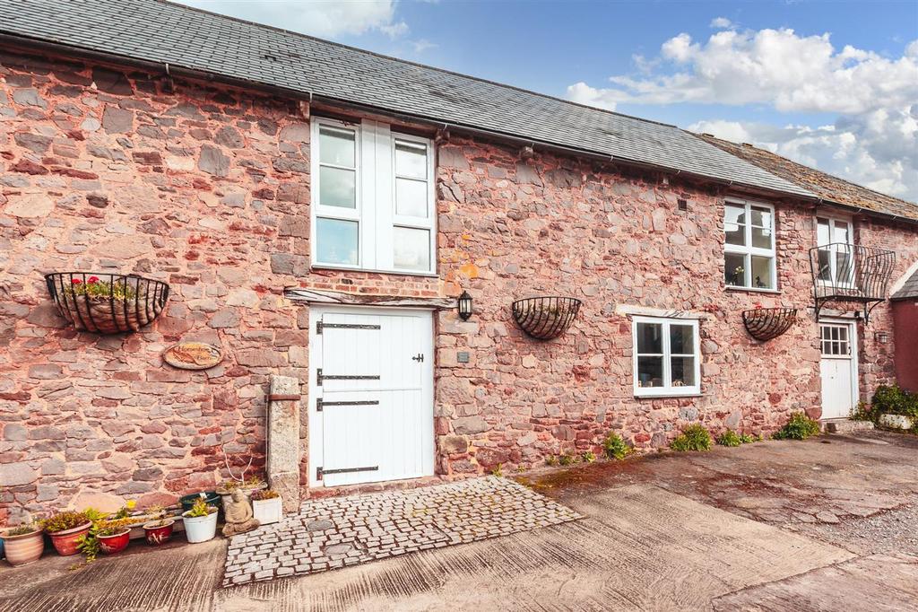 Knowle, Crediton, EX17 2 bed barn conversion £250,000
