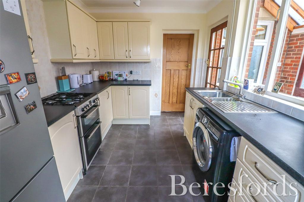 Chalks Road, Witham, CM8 3 bed semidetached house for sale £400,000