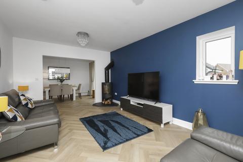 33 Kinlouch Crescent, Rosewell, EH24 9BY