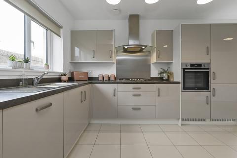 33 Kinlouch Crescent, Rosewell, EH24 9BY