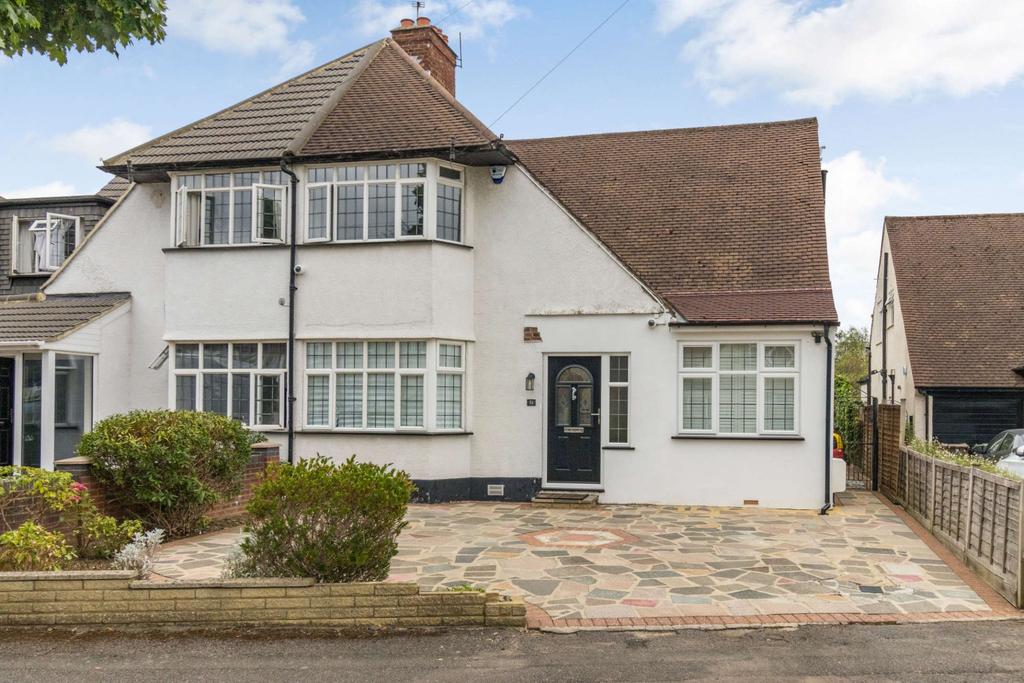 Church Avenue, Pinner, HA5 3 bed semidetached house £890,000