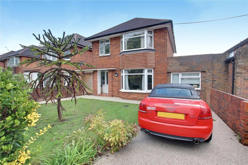 The Strand, GoringbySea, Worthing, West Sussex, BN12 3 bed detached