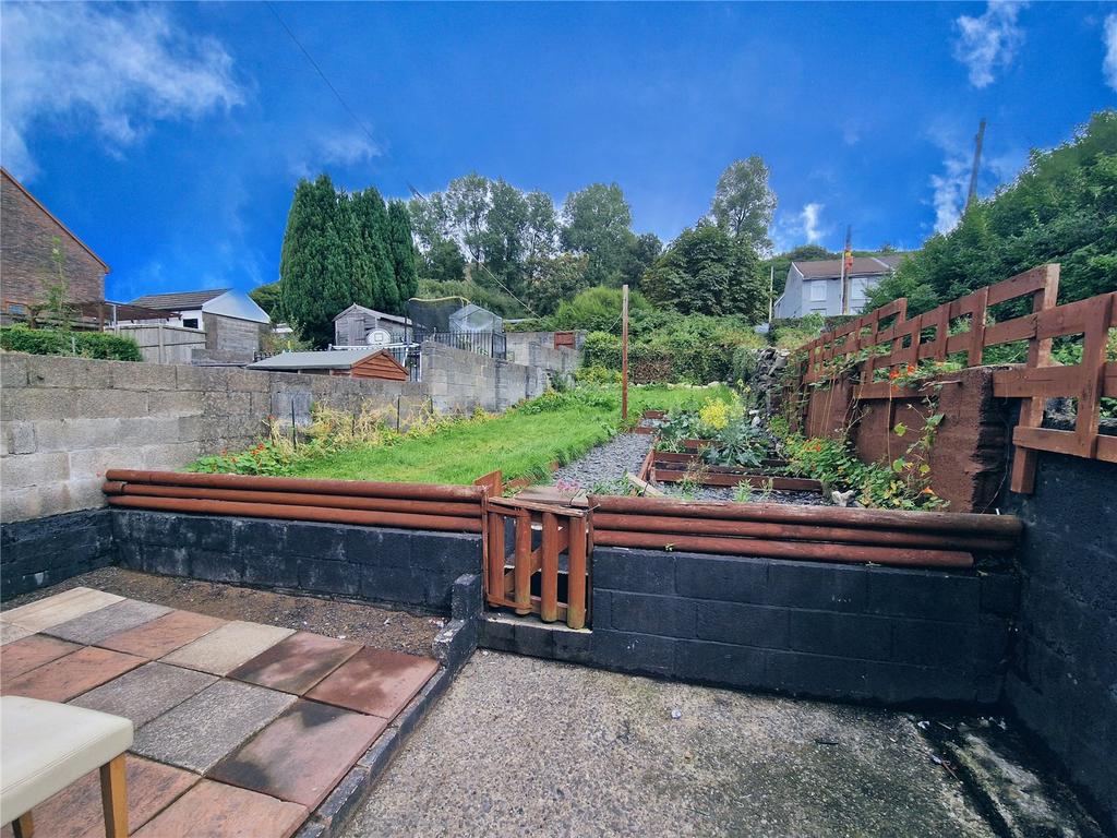 Blaencwm Terrace, Tynewydd, Rhondda Cynon Taff, CF42 3 bed end of