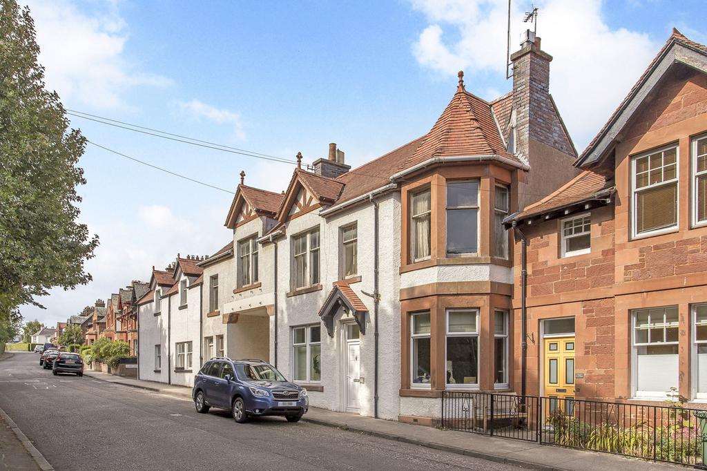 35 Old Abbey Road, North Berwick... 4 bed flat £275,000