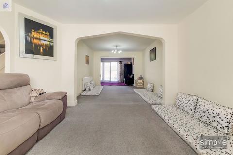 21 Keith Road, Hayes, UB3 4HW