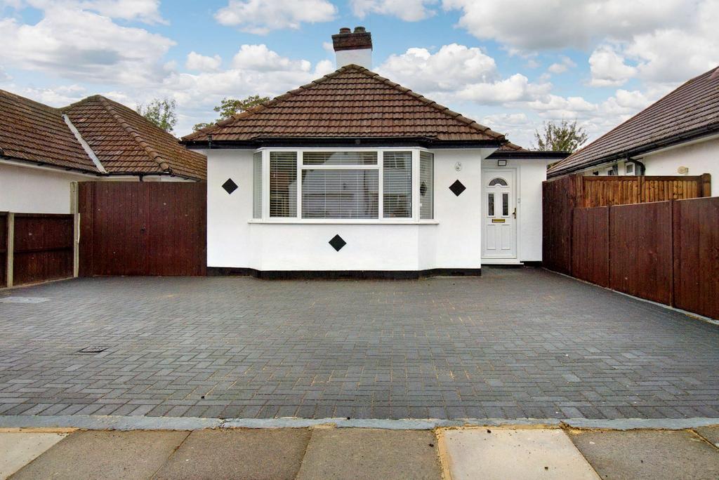 Hazelwood Drive, Pinner, HA5 2 bed detached bungalow for sale £699,950