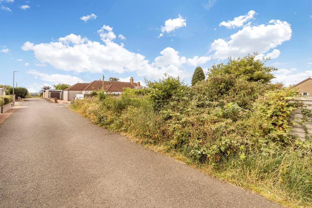 Main Street, Coaltown Of Balgonie, KY7 3 bed property with land £65,000