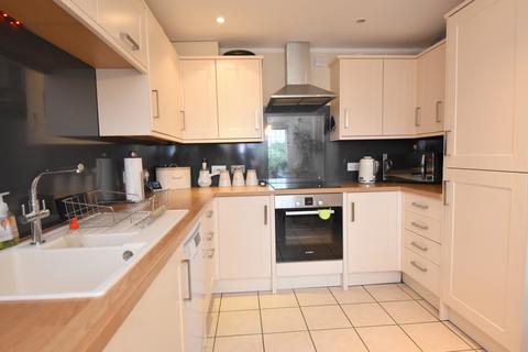 2 Coles Close, Wincanton, BA9 9FD
