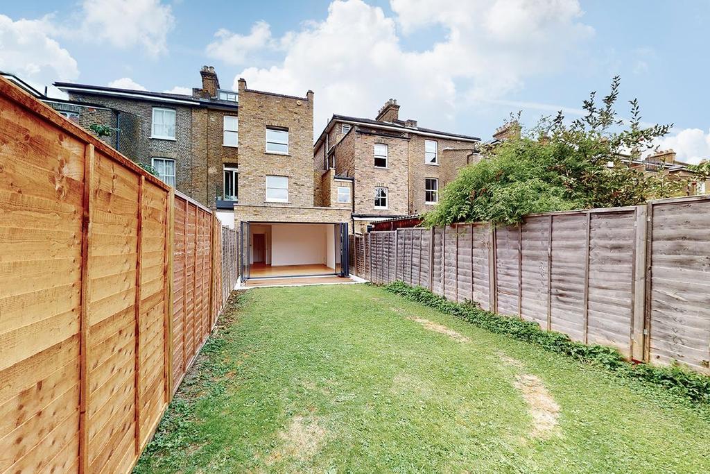 Wilberforce Road N4 2SP 3 bed flat £3,600 pcm (£831 pw)